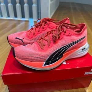 NEW - Puma Deviate Women’s Running Shoes - Size 8